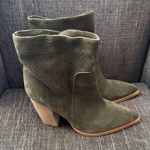 Elegant Olive Suede Heeled Boots